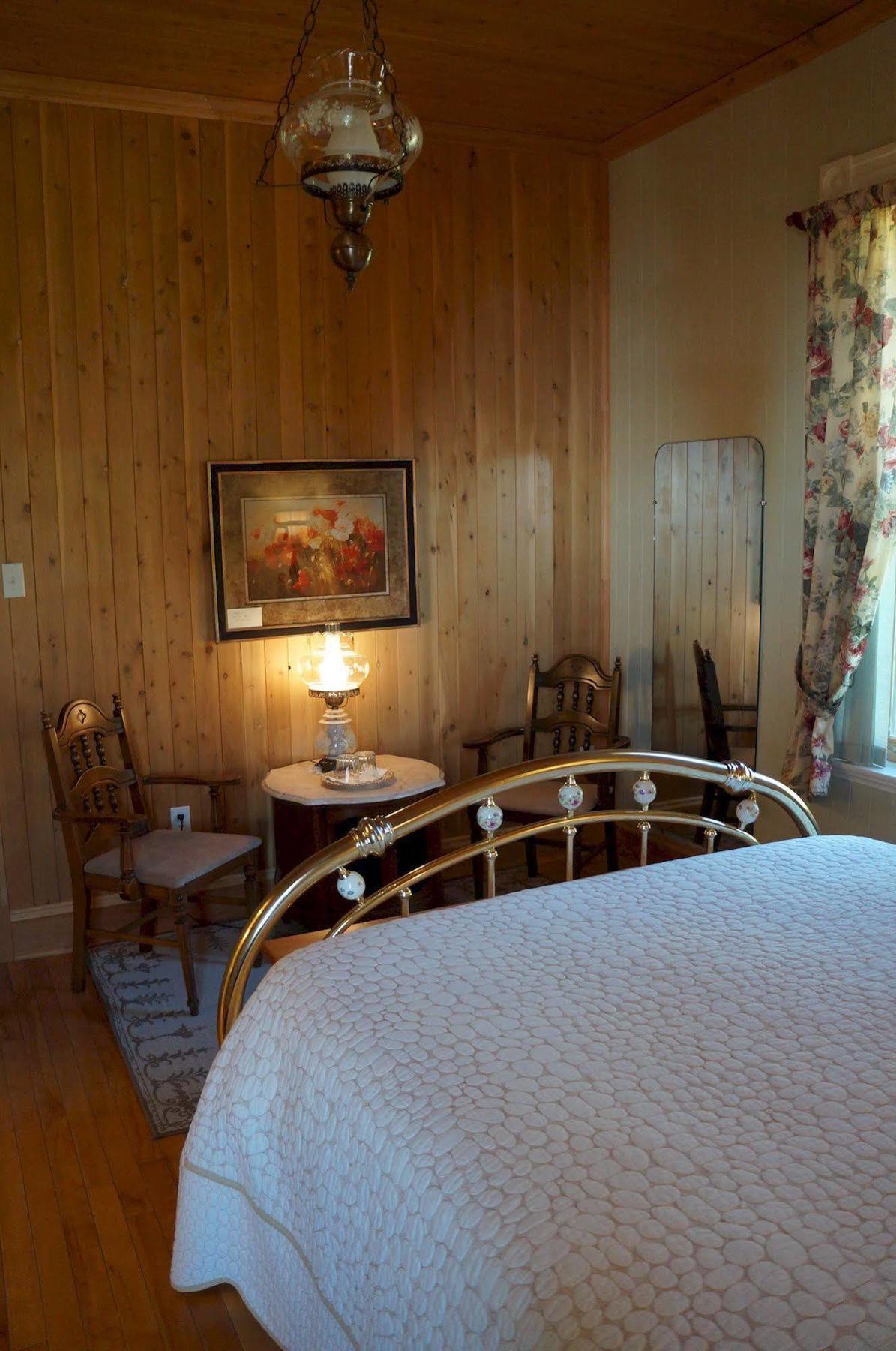 Le Manoir Du Vieux Presbytere Port-Daniel Εξωτερικό φωτογραφία